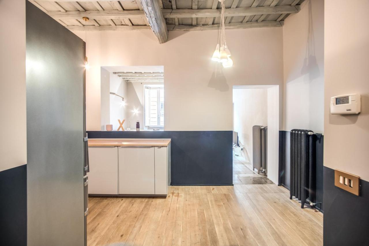 Stylish And Spacious Next To The Colosseum Rome