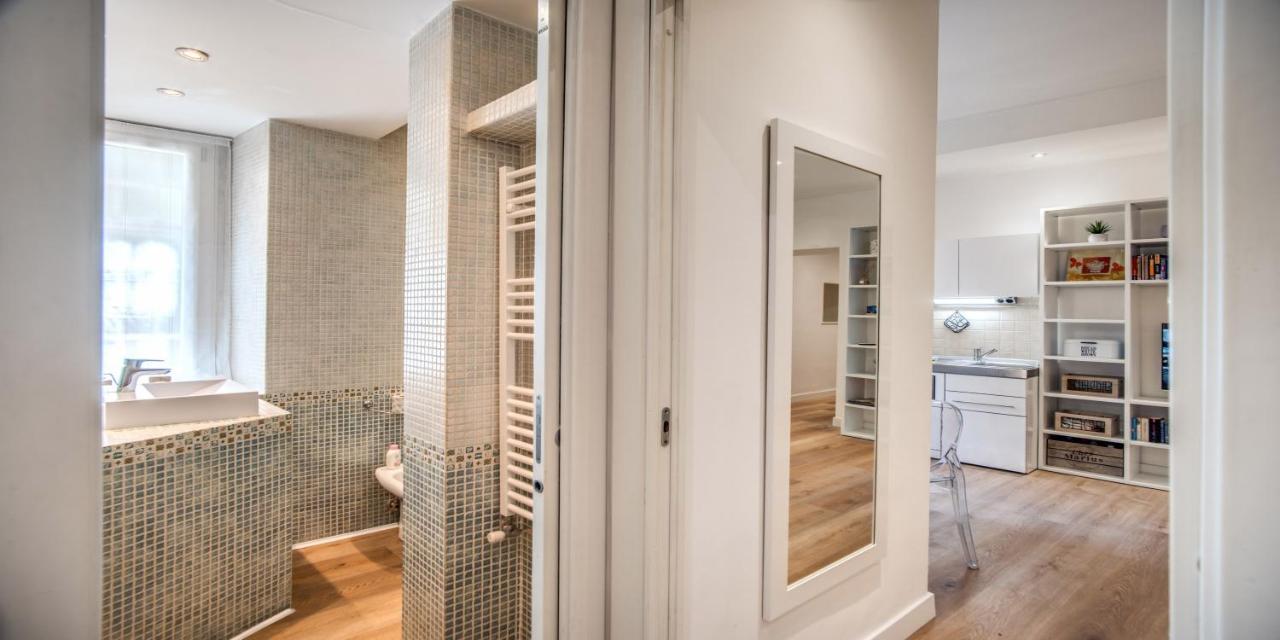 Deluxe One Bedroom Apartment, Perfect Location, Air Cond Apartment