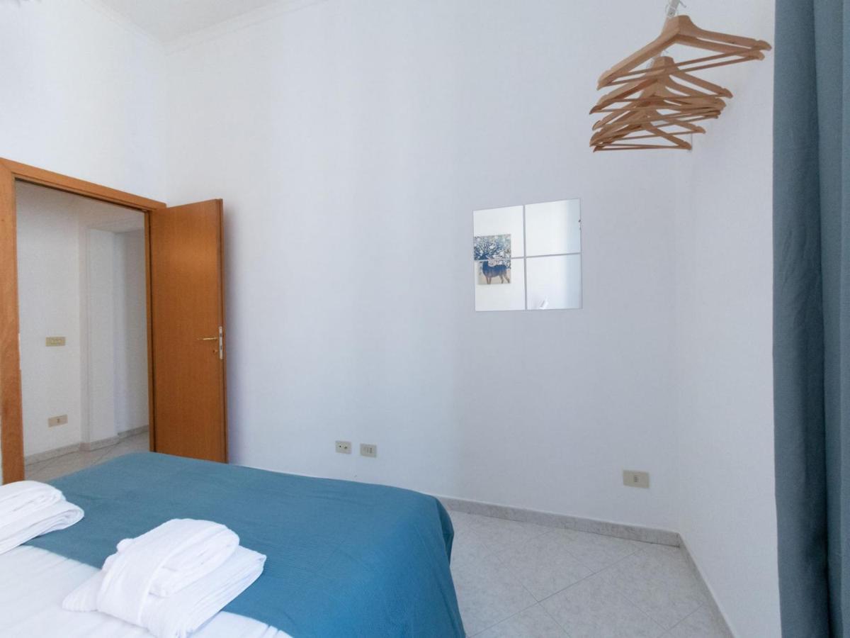The Rent - Lovely Two-bedroom Near Termini Station Apartment