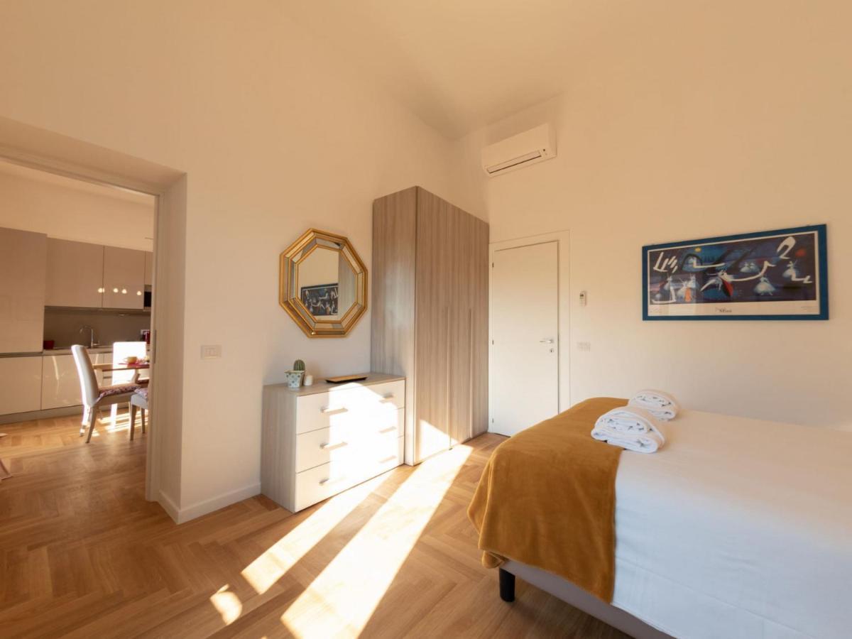The Rent - Bright Near Isola Tiberina Apartment