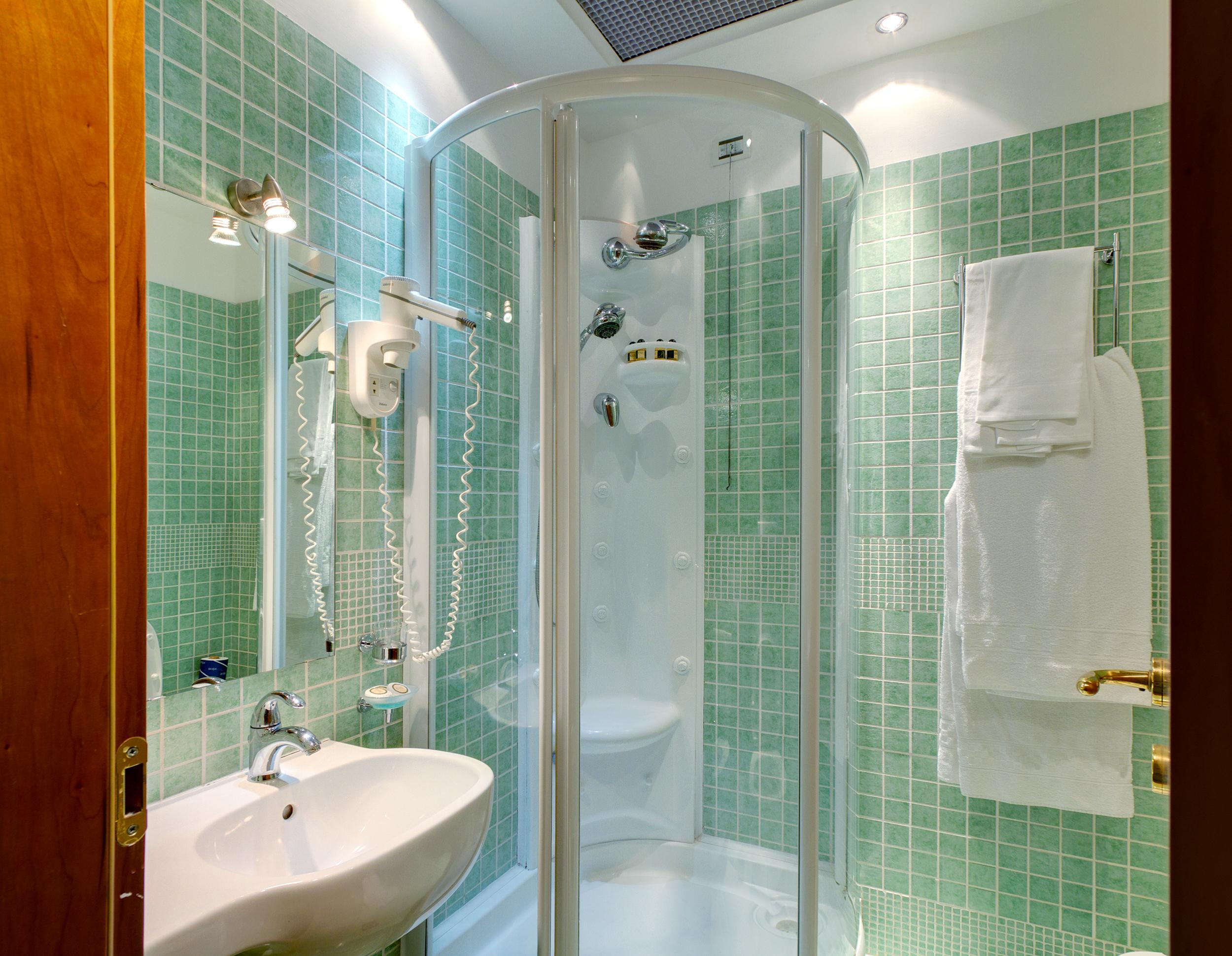 Corot Hotel 3*