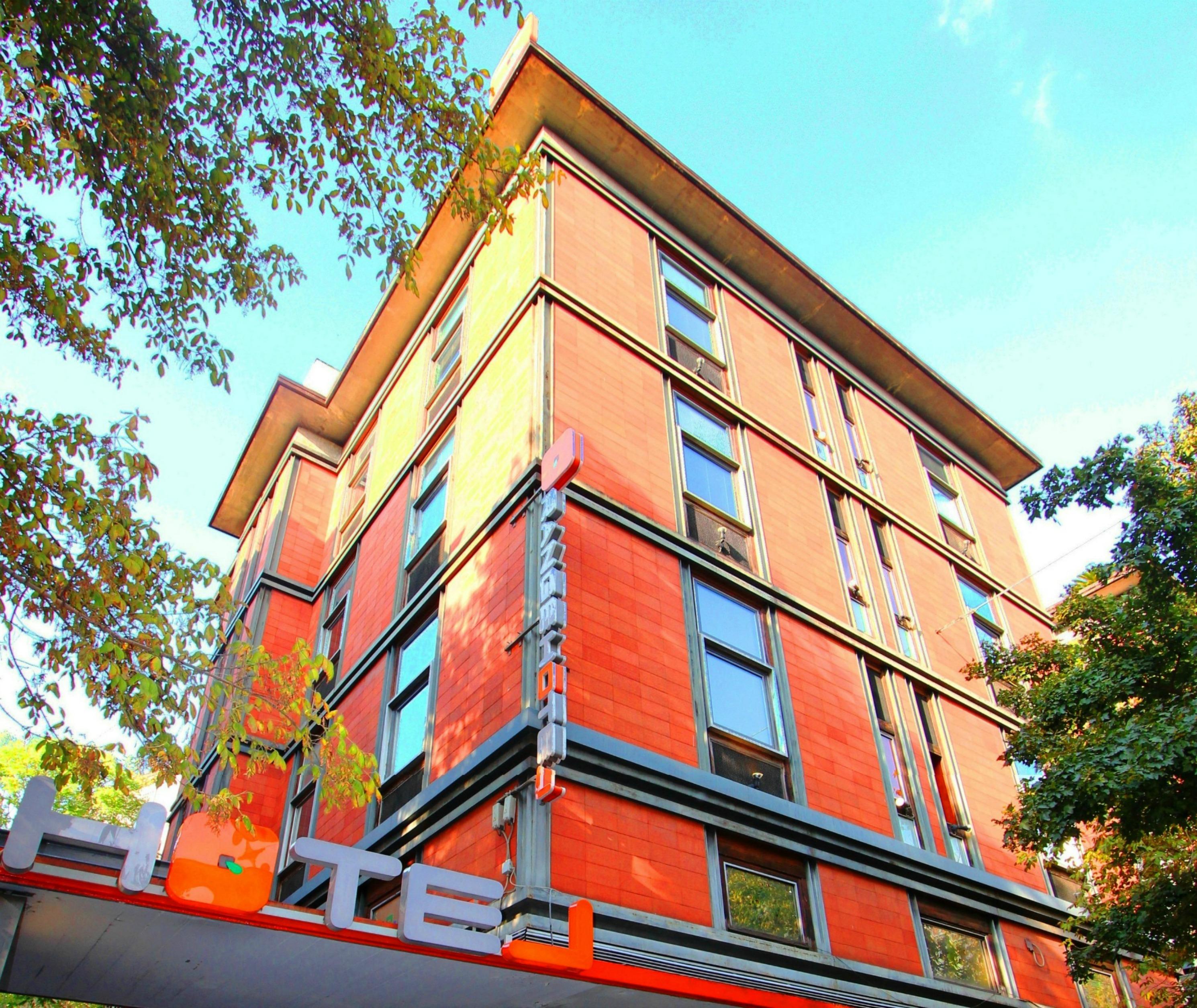 Orange Hotel 4*