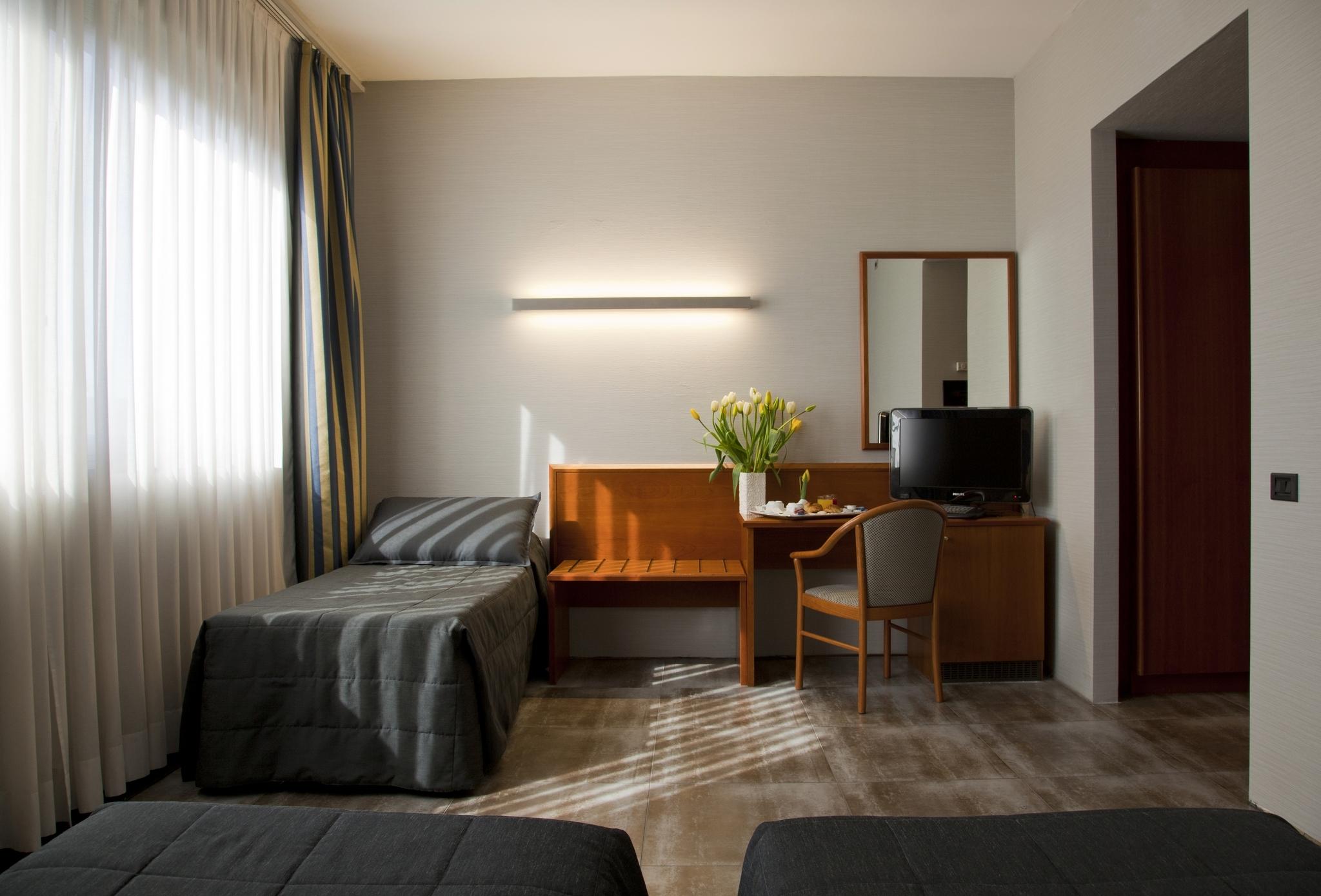 Hotel Zone 4*