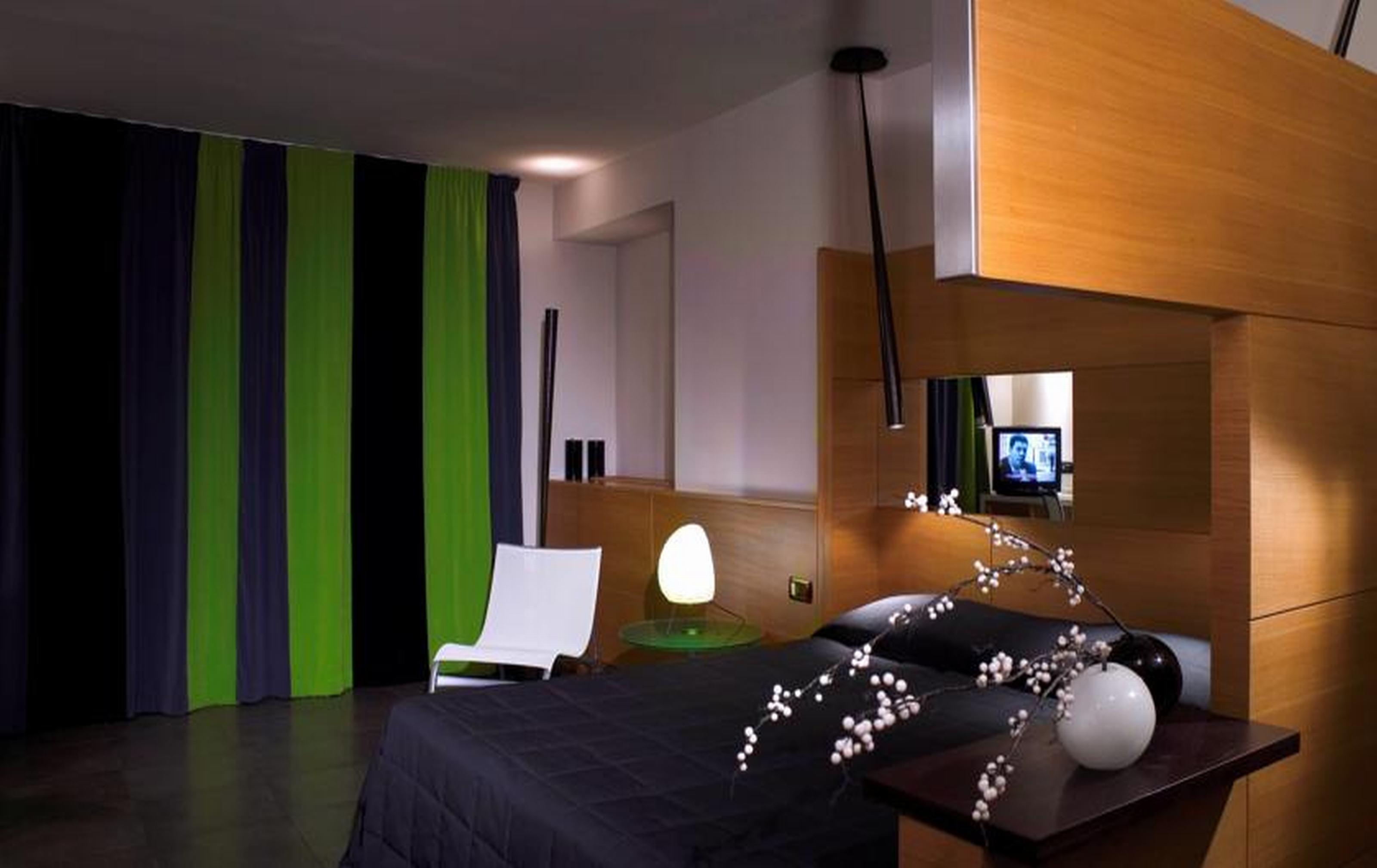 Hotel Zone 4*