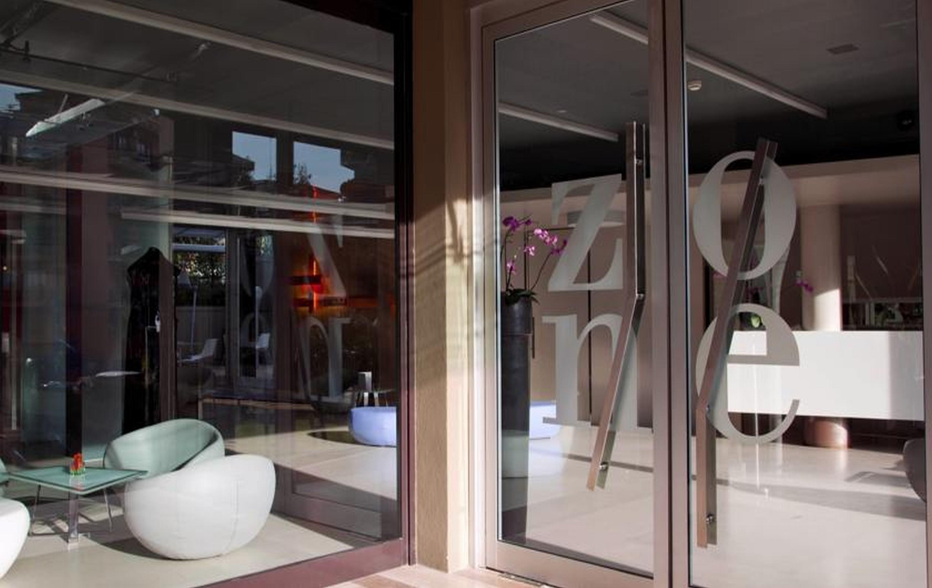 Zone Hotel 4*