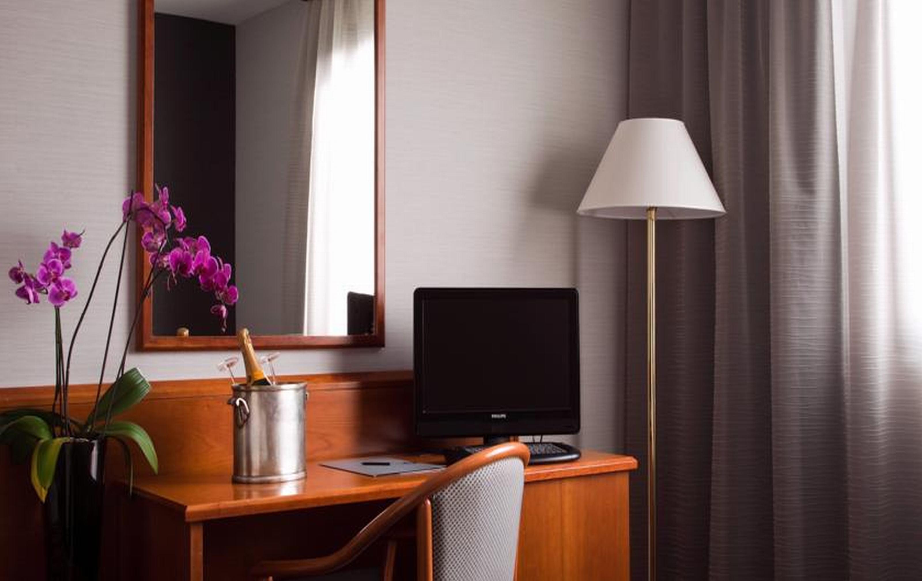 Hotel Zone 4*