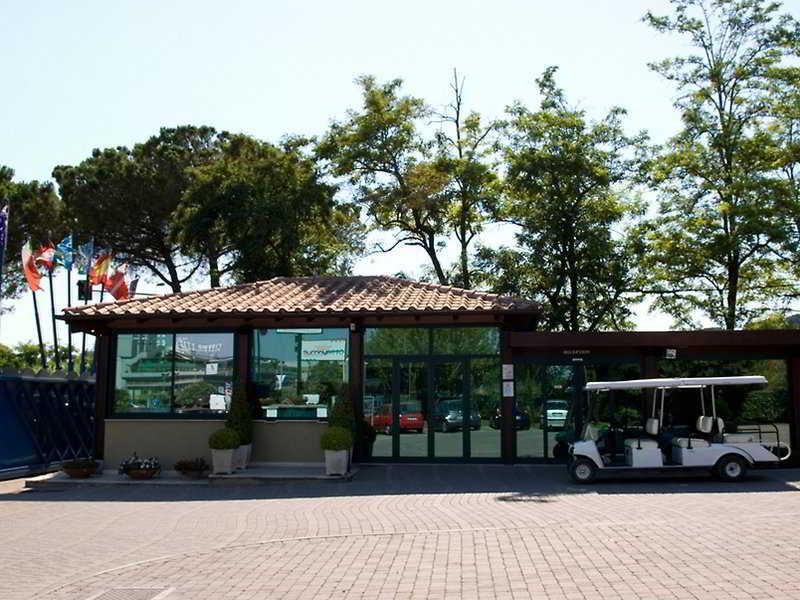 Flaminio Village Park 4*