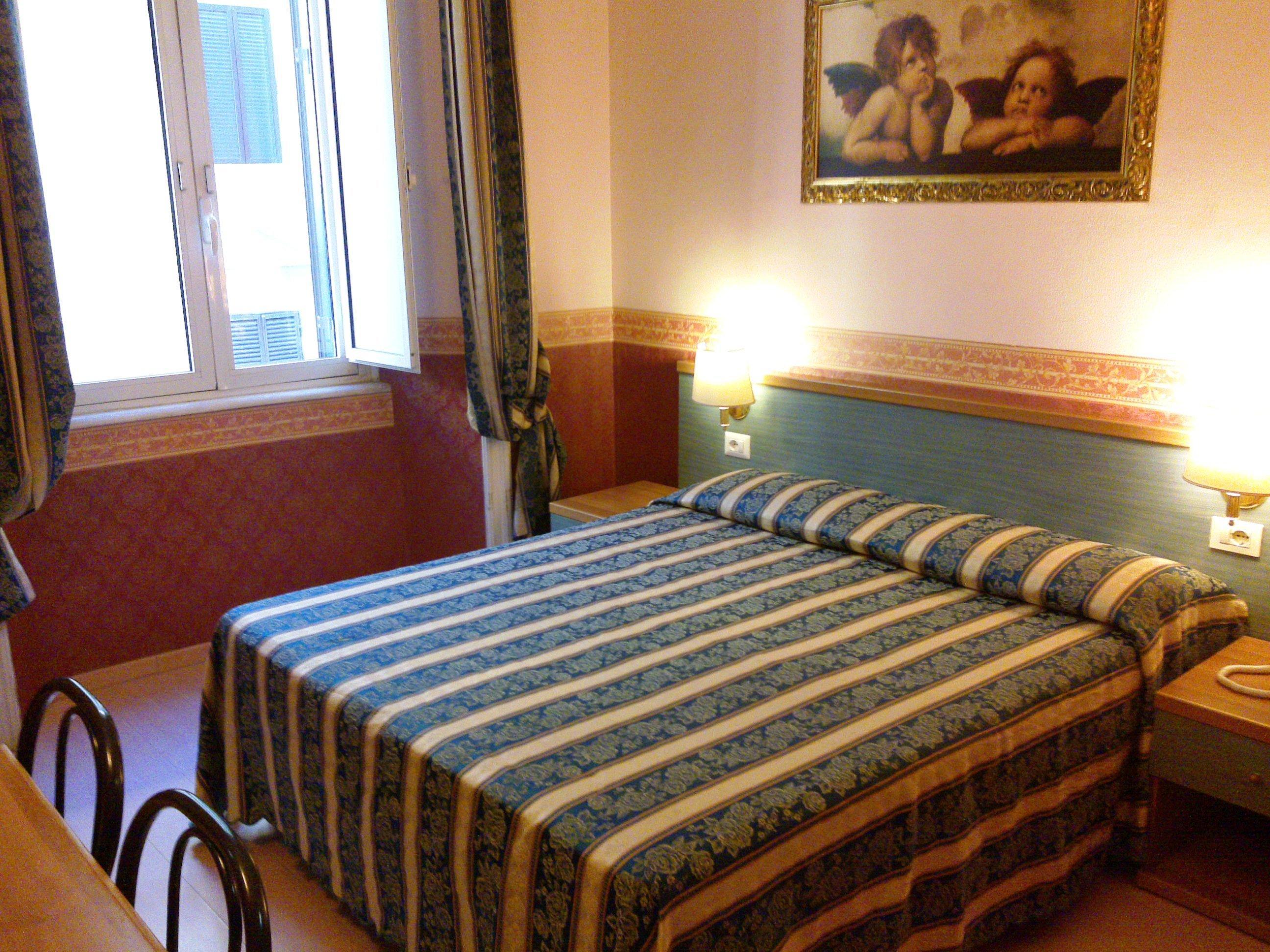 Lazzari Hotel Rome