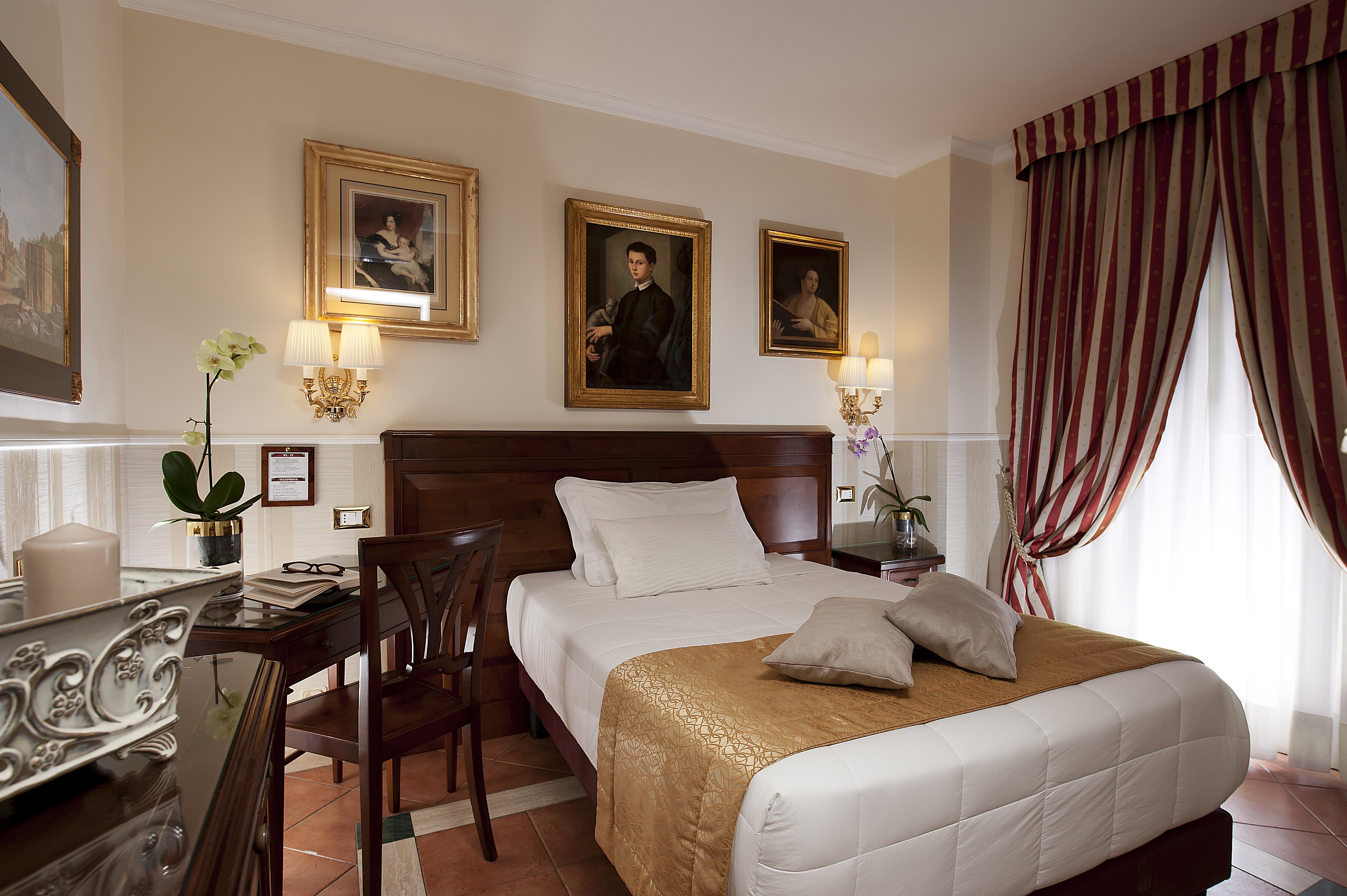 Hotel Des Artistes 3*