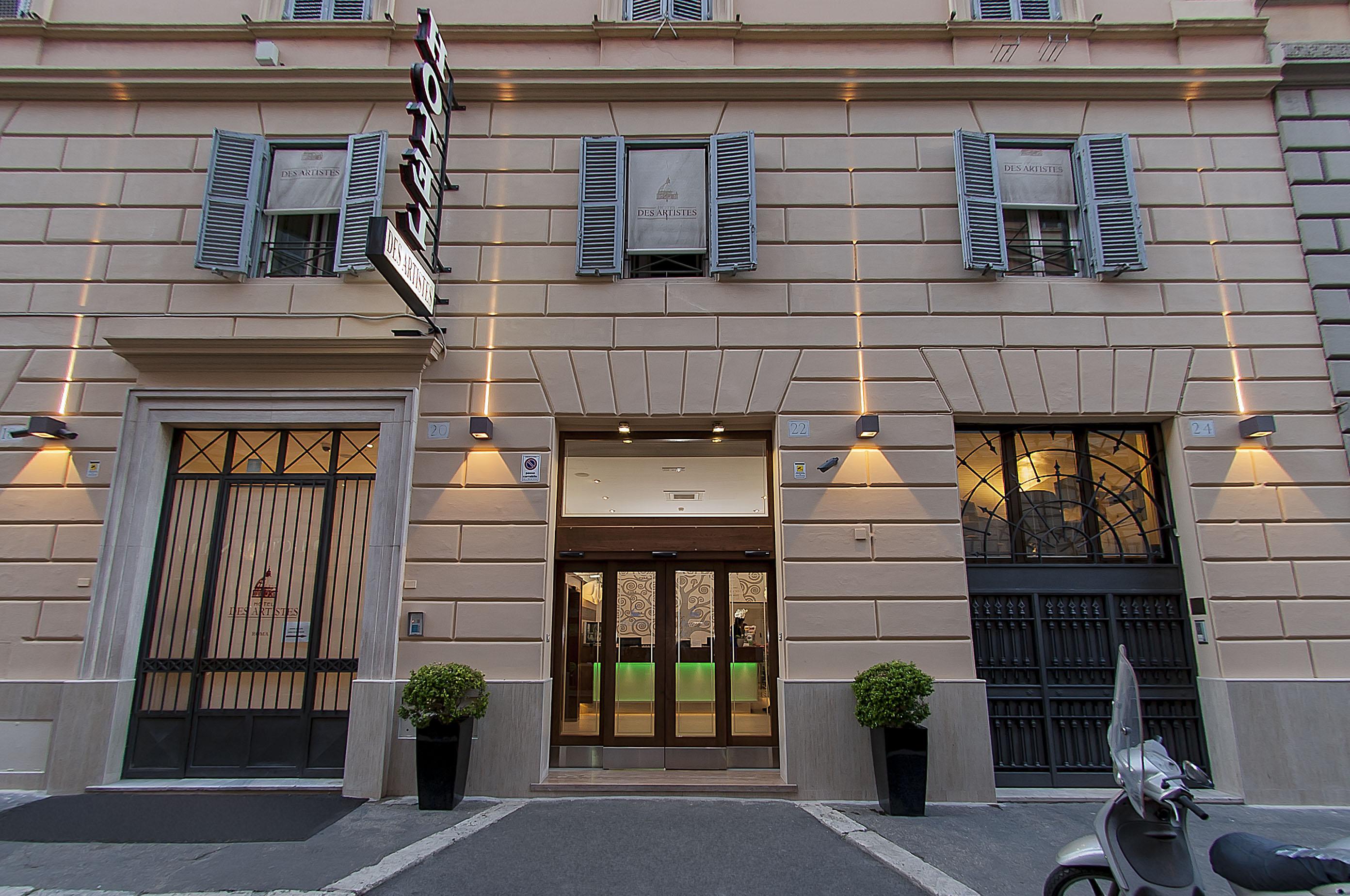Des Artistes Hotel 3*