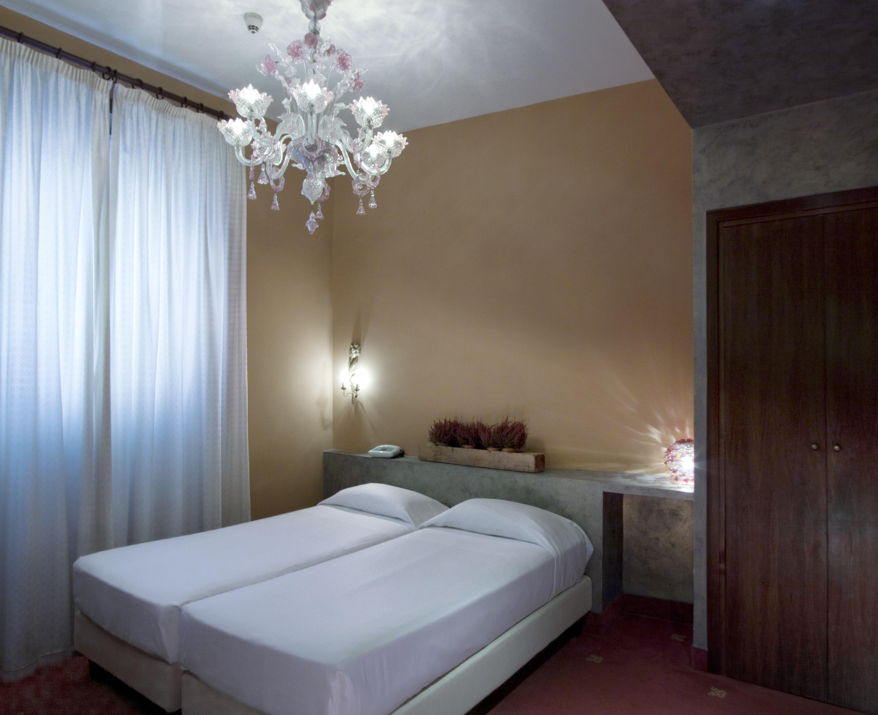 Columbia Hotel