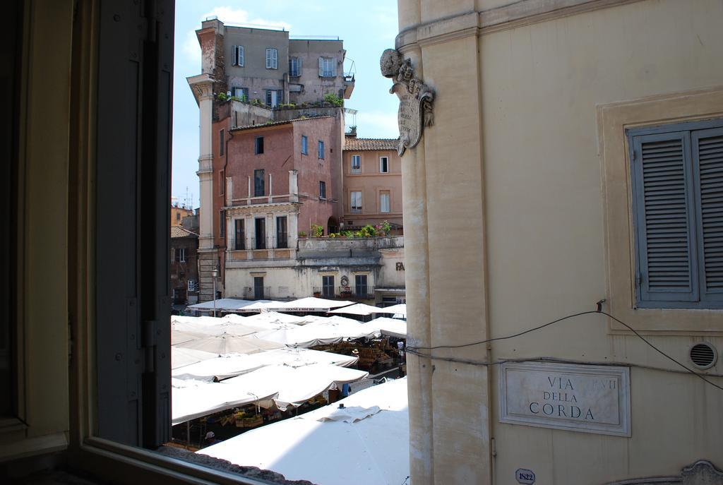 Piazza Farnese Apartment *