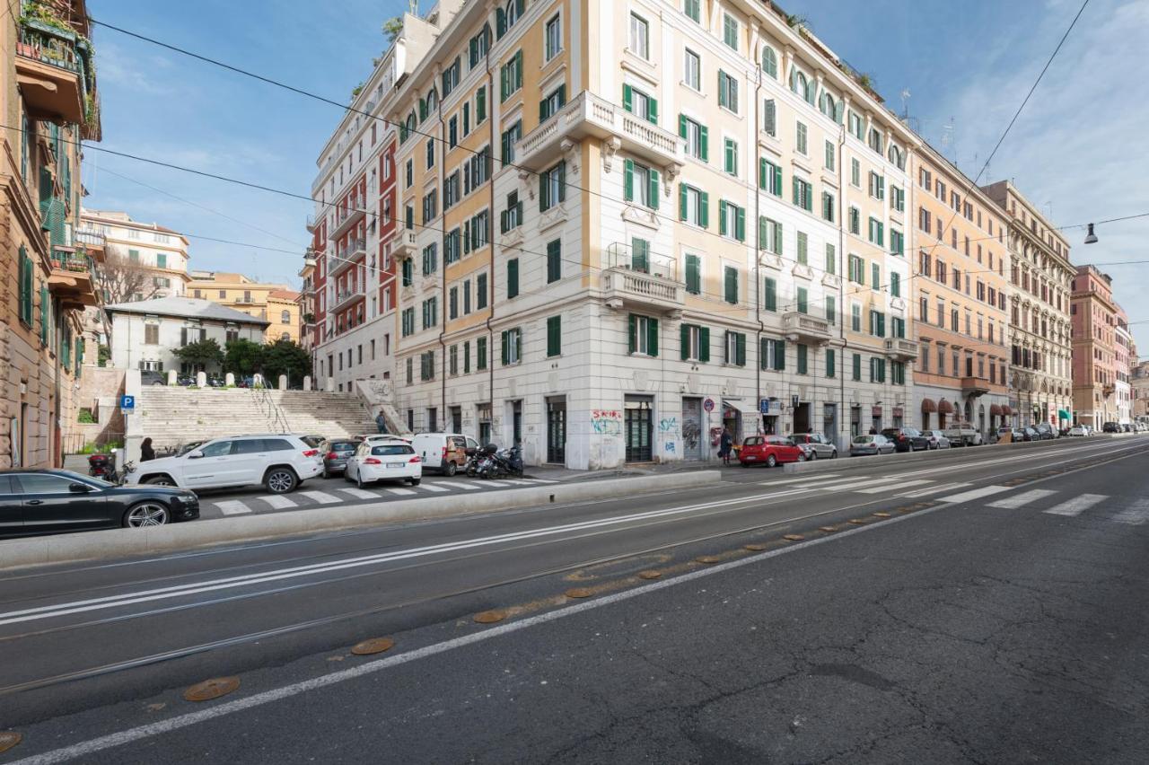 Inviting 3-bed In 4mins To Colosseo Appartement