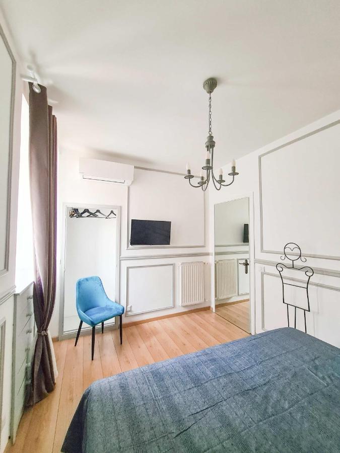 Apartment Via Vittoria Quattro Rome