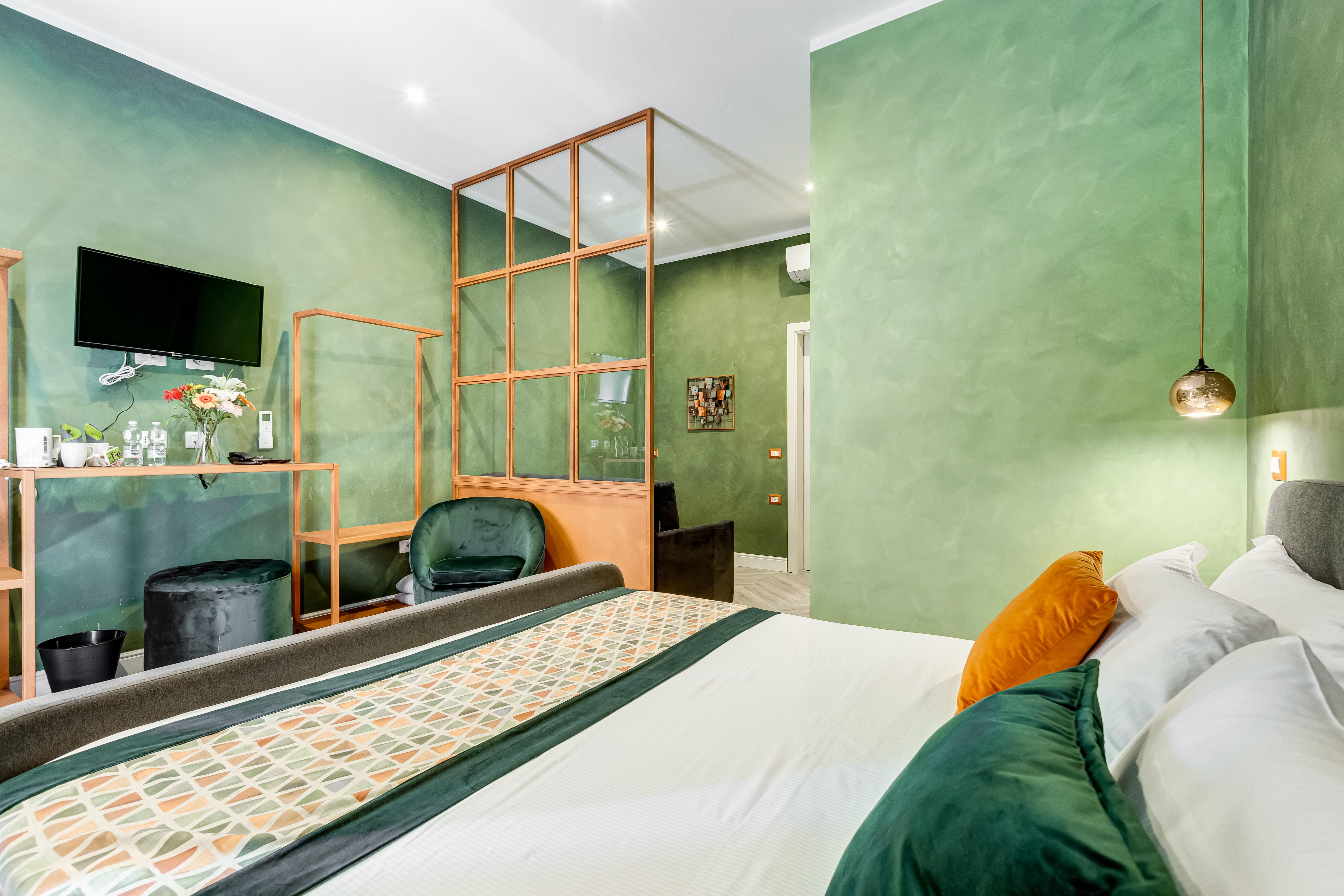 Ripetta Luxurious