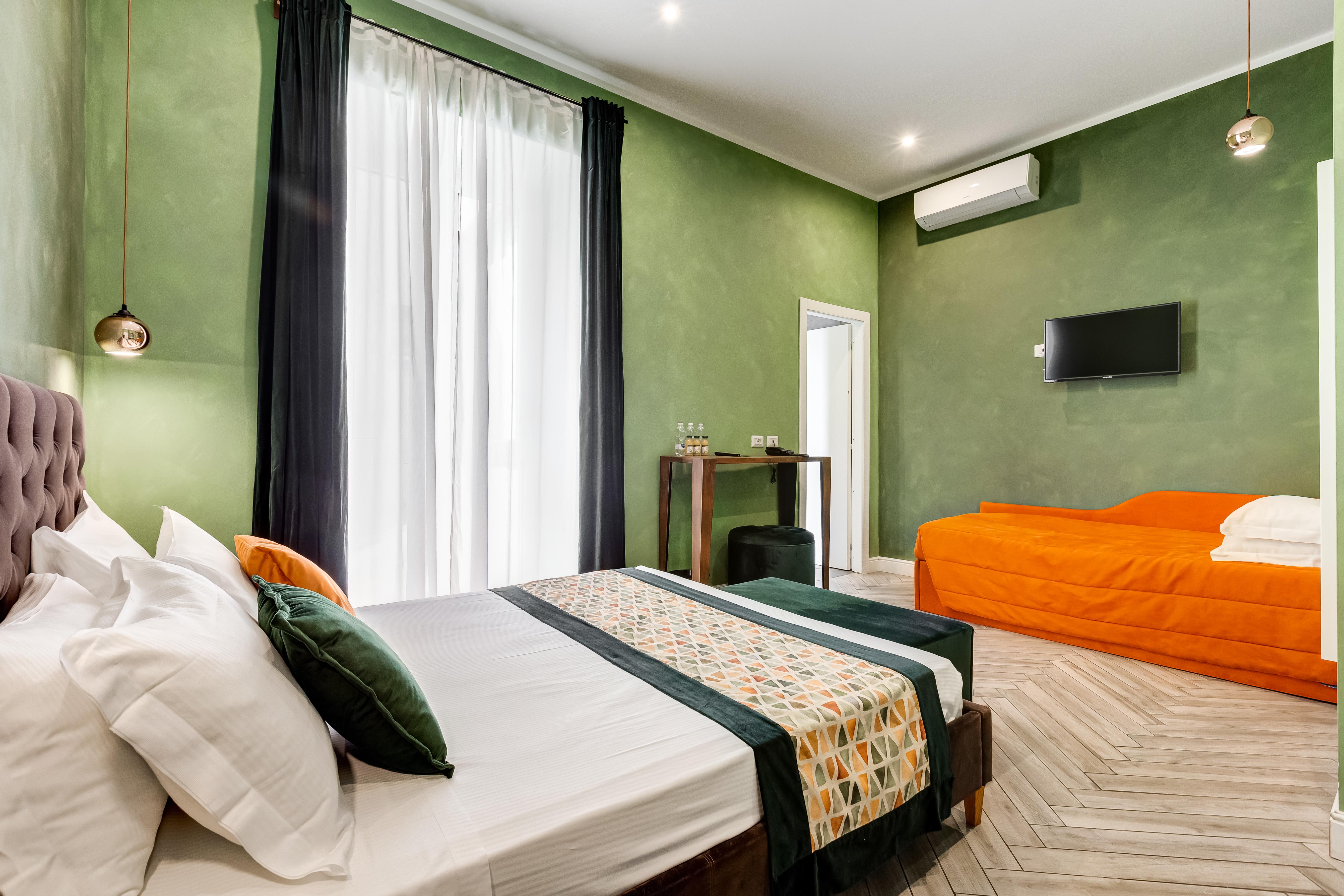 Ripetta Luxurious