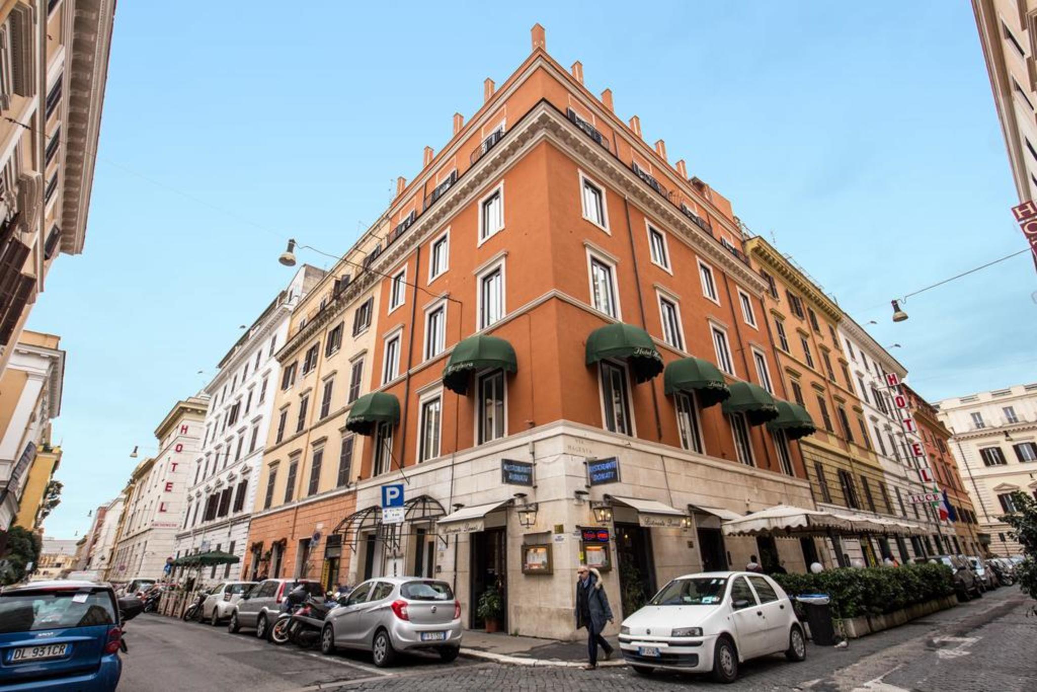 Tito Hotel