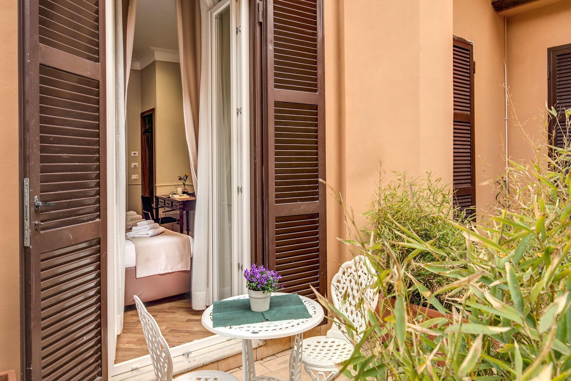 Charme Spagna Boutique Hotel 3*