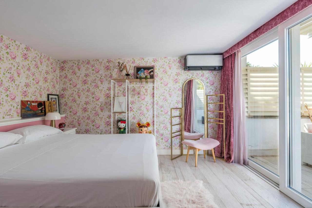 Altido Pink Mill * Rome