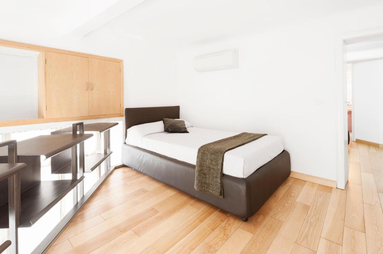 Apartment Inviting 3-bed In 4mins To Colosseo *