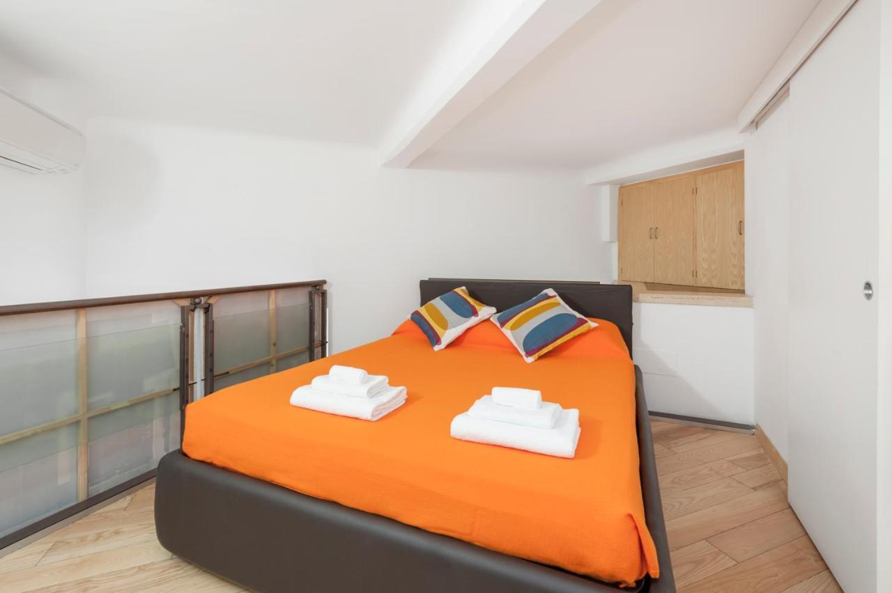 Inviting 3-bed In 4mins To Colosseo Appartement *