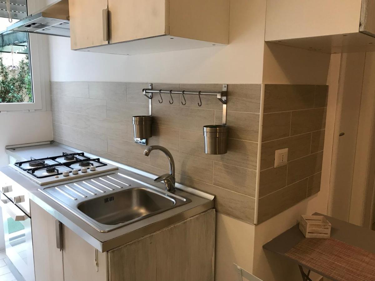 Apartment Dea Flora Rome