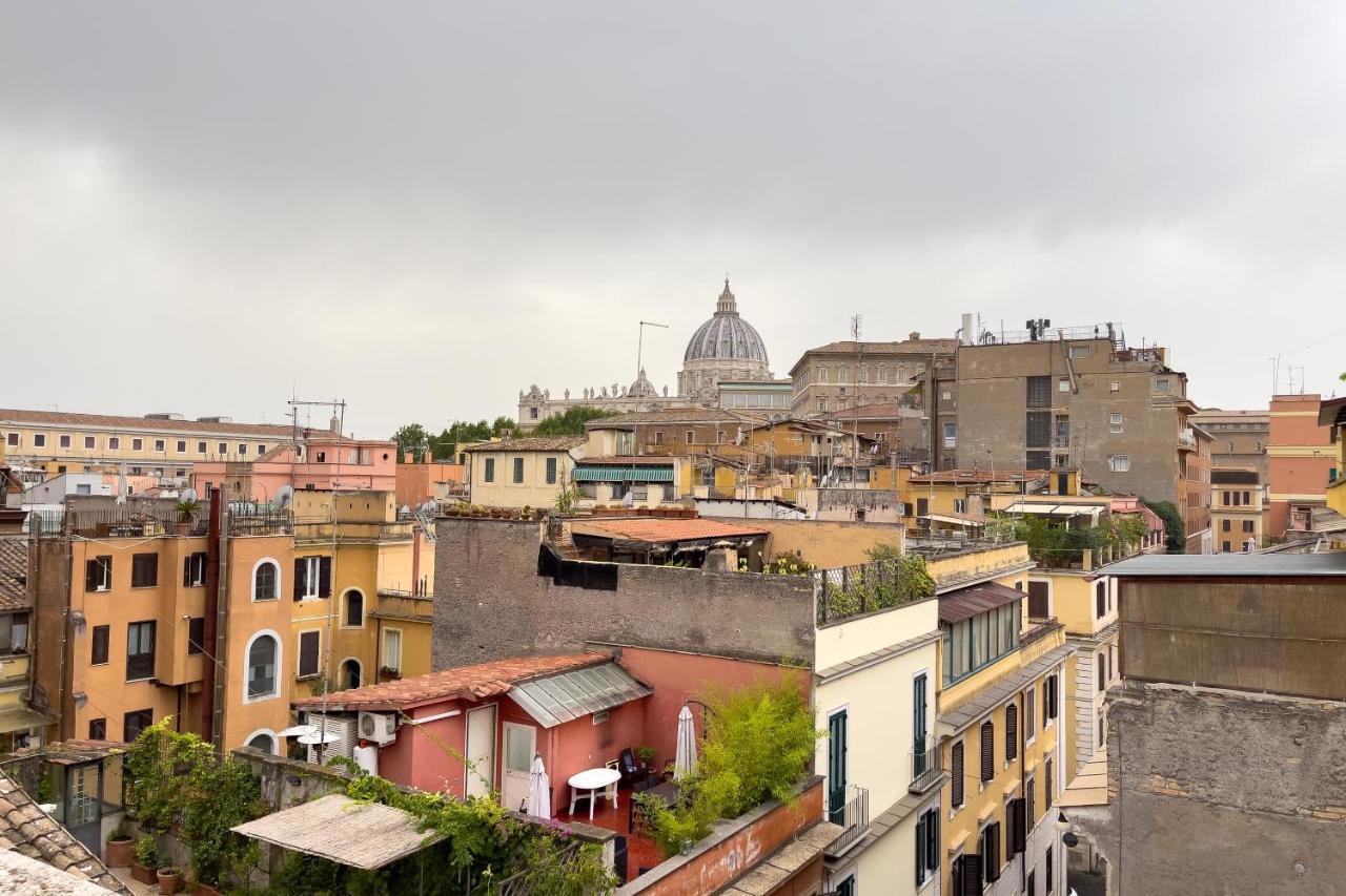 Warm In Ancient Building In Vatican-p S Pietro Appartamento