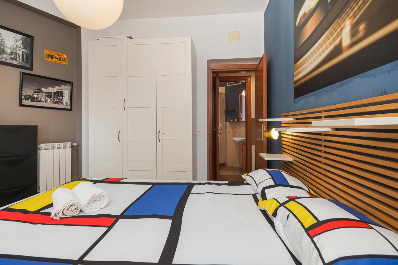 Mondrian House Apartment *