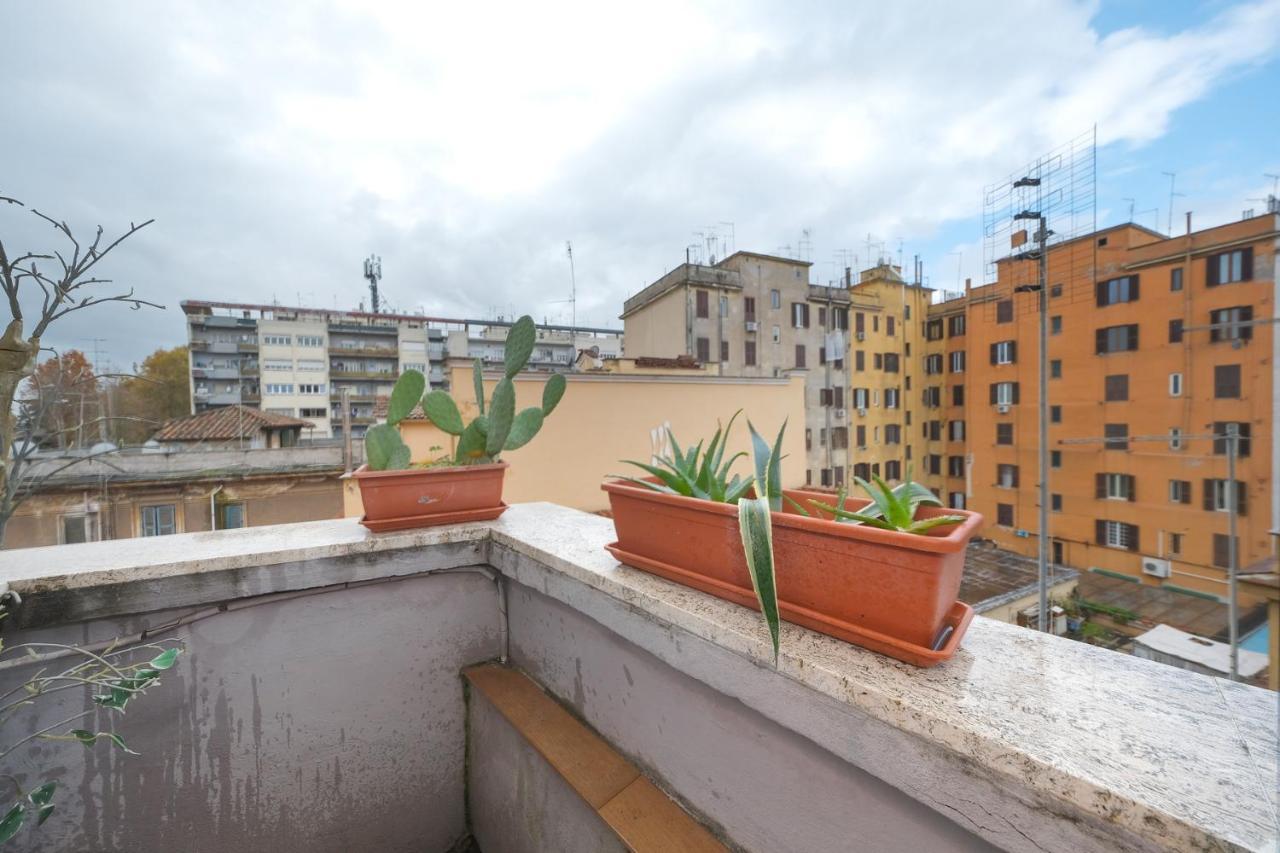 Mondrian House Apartment Rome