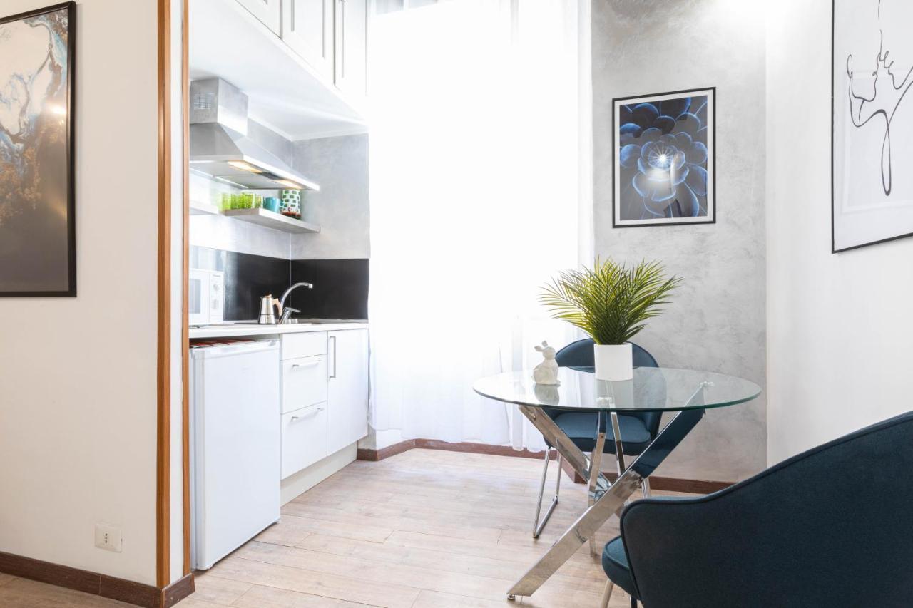 Apartment Silver Trevi Fountain - Collection