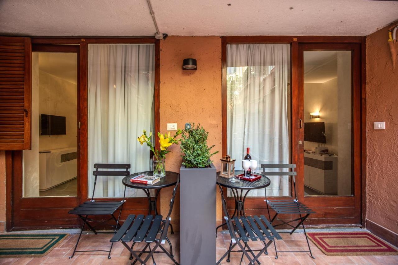 Tritone House Affittacamere 4*