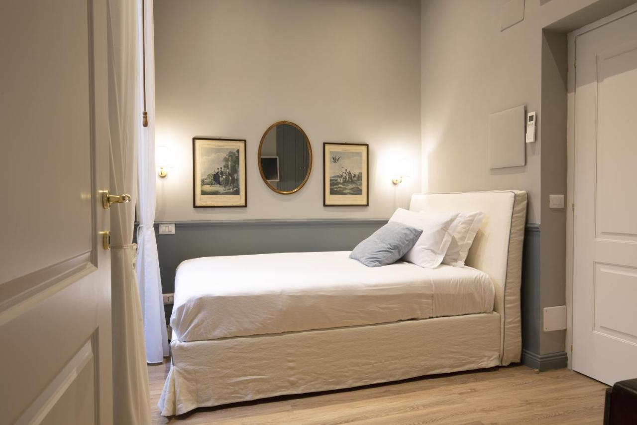 Donna Francesca Hotel *