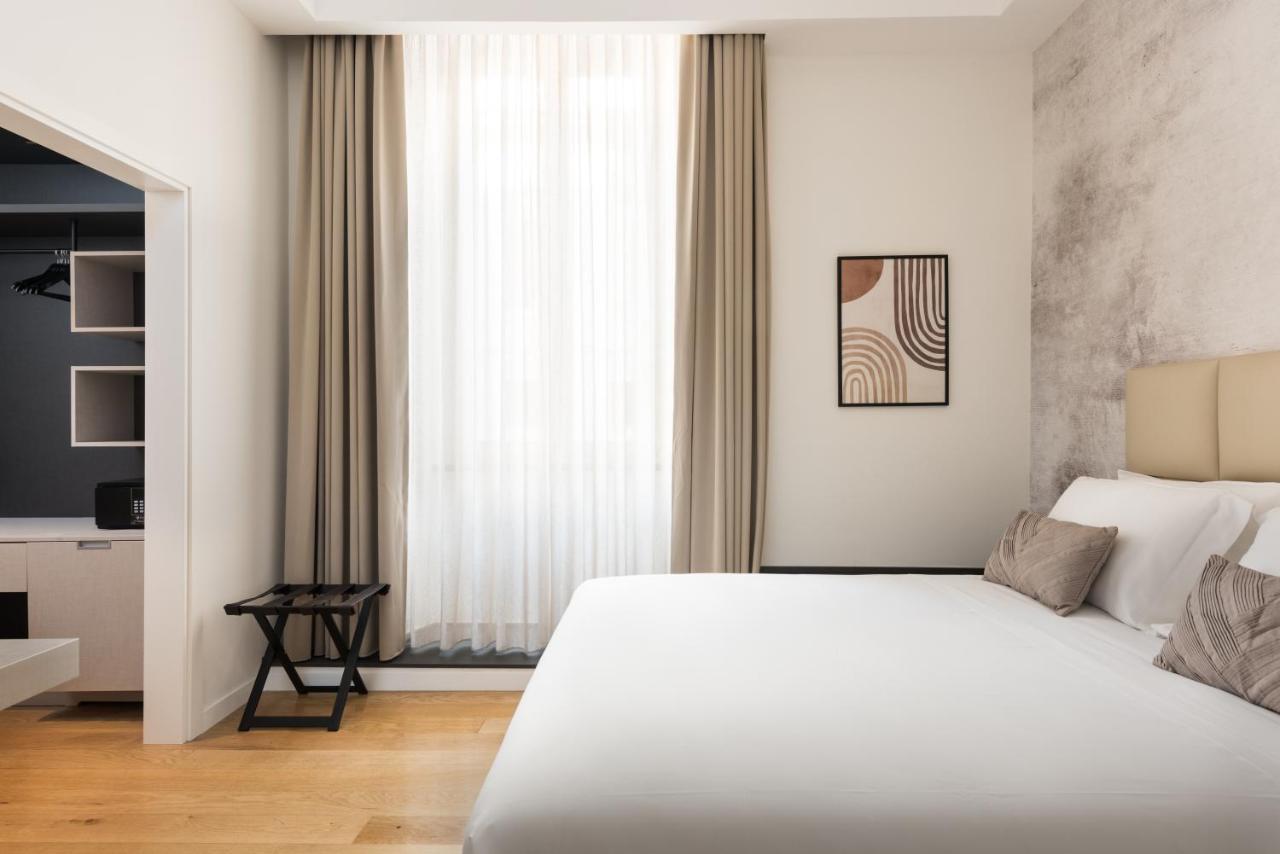 At 41 Hotel Roma