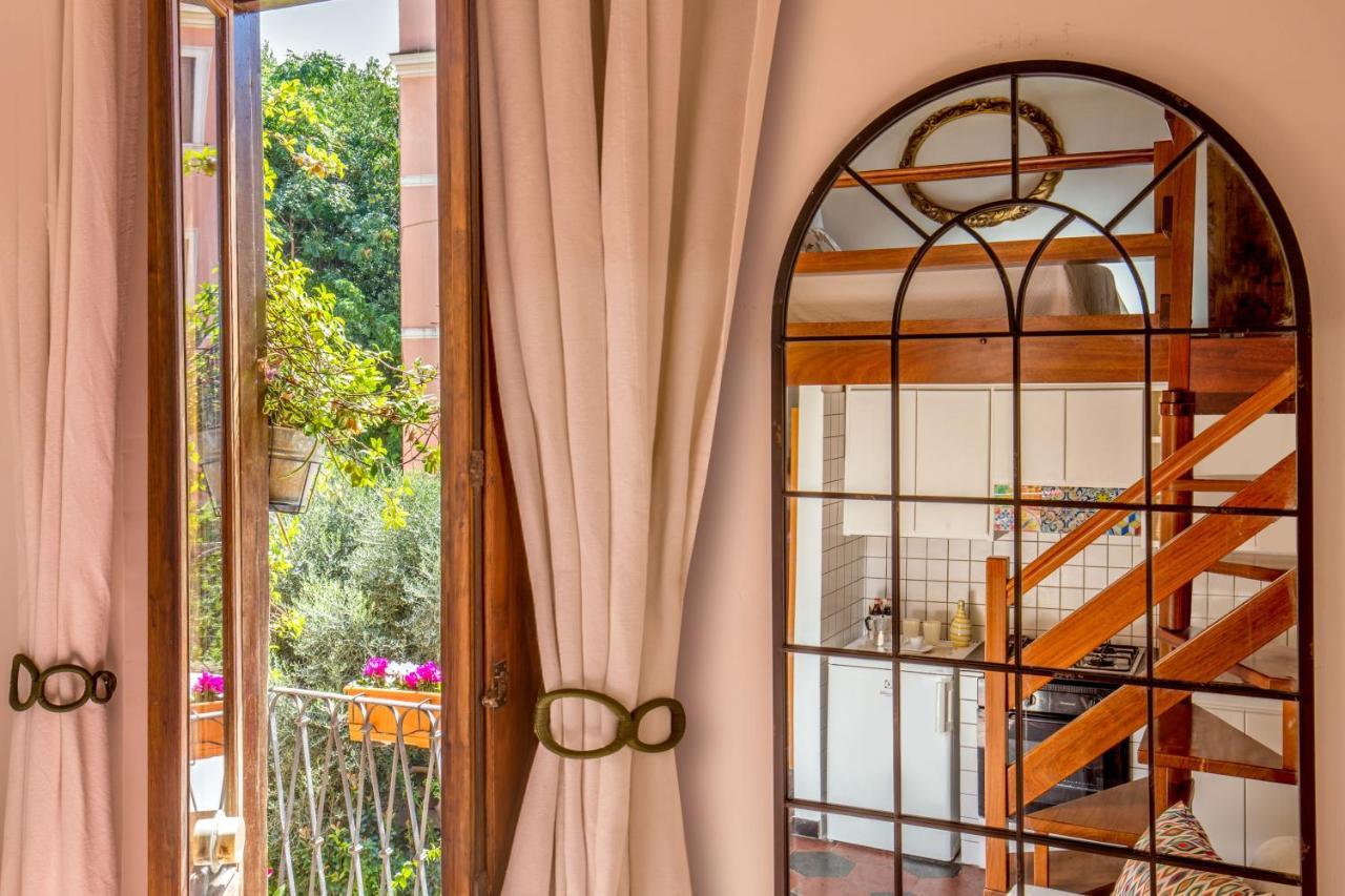 Apartment Empire Loft: In The Shadow Of Colosseo Rome