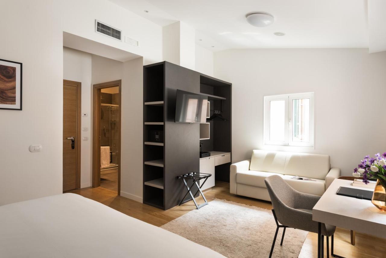 At 41 Hotel Roma