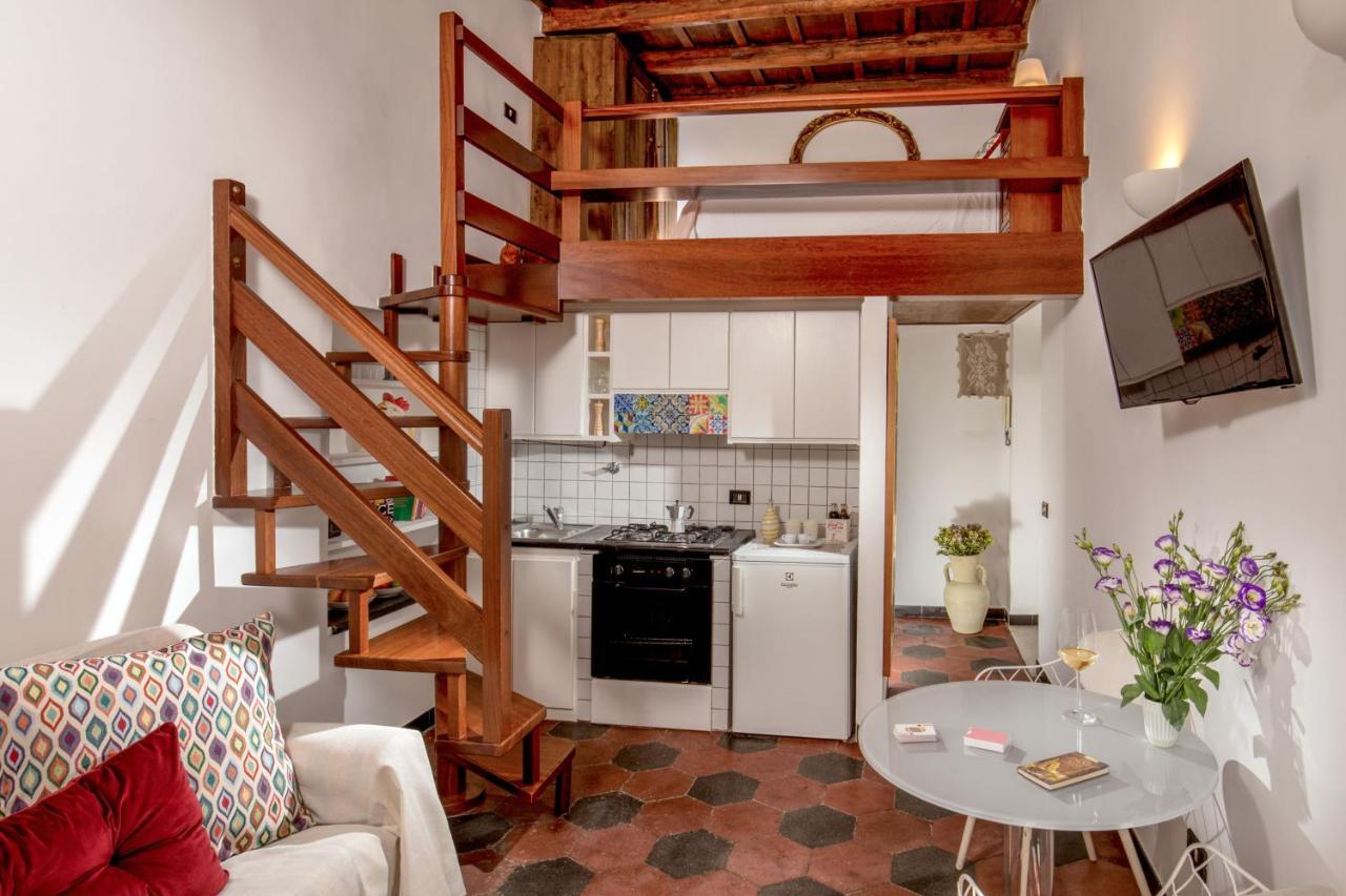 Apartment Empire Loft: In The Shadow Of Colosseo