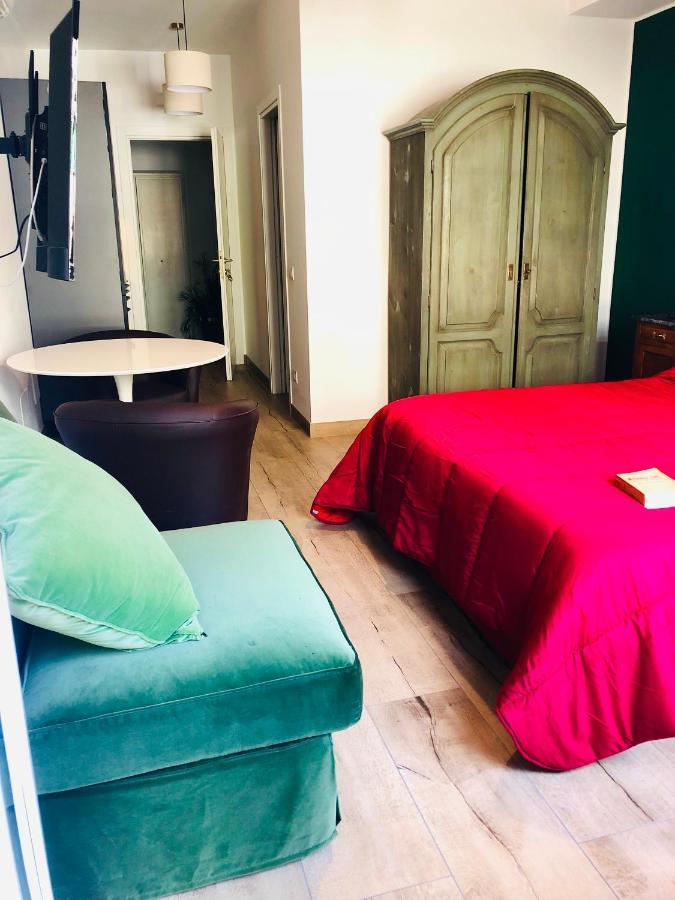 Interno 9 A San Pietro * Rome
