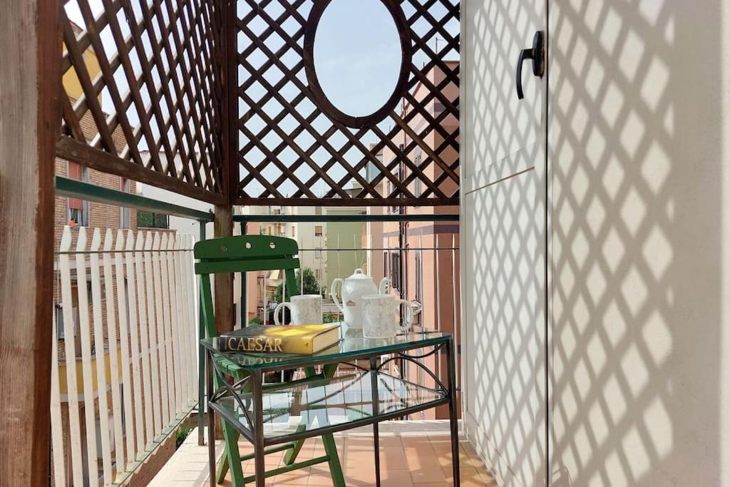 Relax Rome: Balcony Flat Near Gemelli Station *
