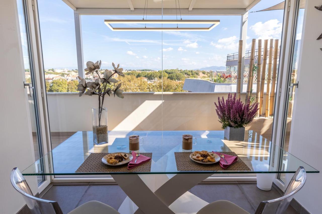 Apartment Penthouse With A Panoramic Rooftop In Trastevere With Seasonally Jacuzzi