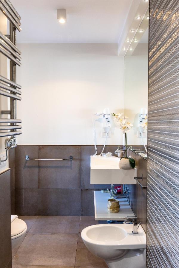 Penthouse With A Panoramic Rooftop In Trastevere With Seasonally Jacuzzi * Rome
