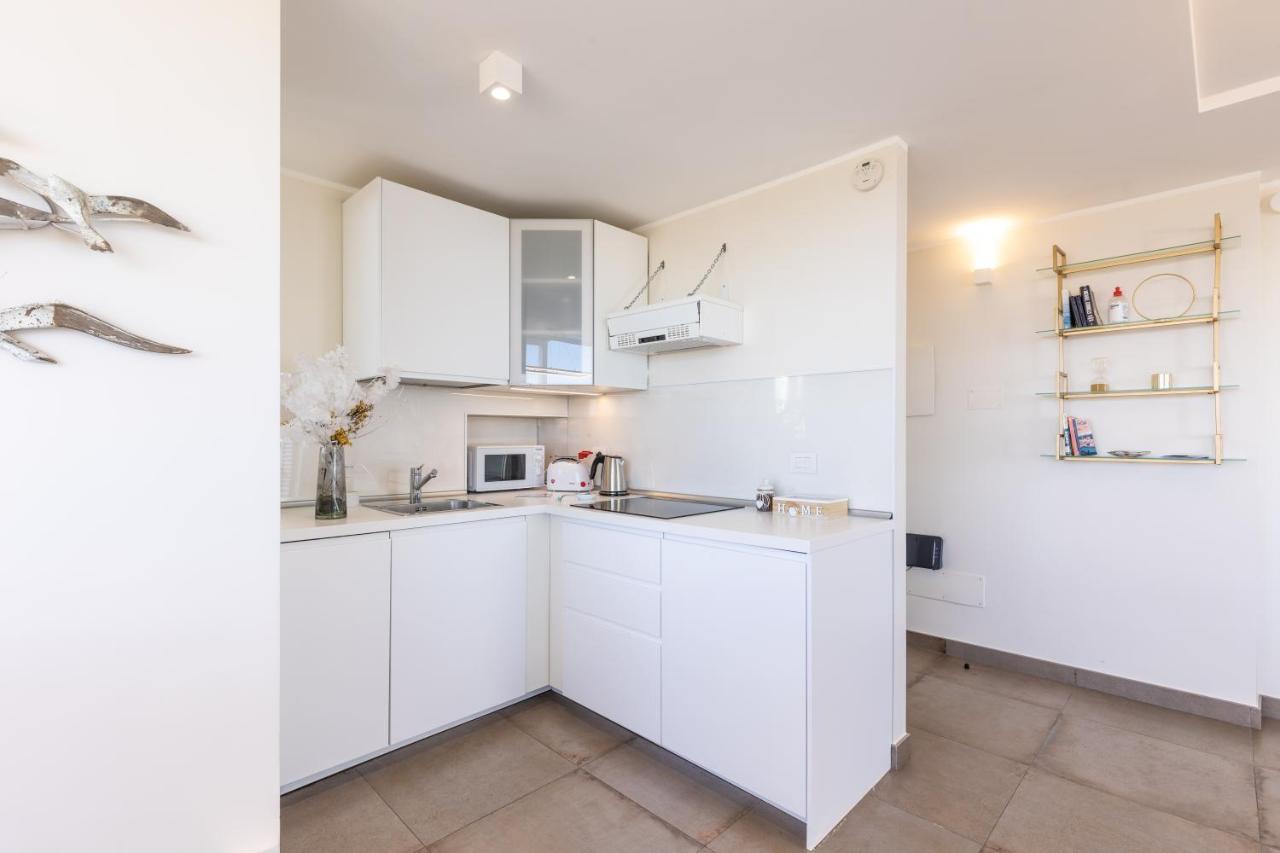 Penthouse With A Panoramic Rooftop In Trastevere With Seasonally Jacuzzi