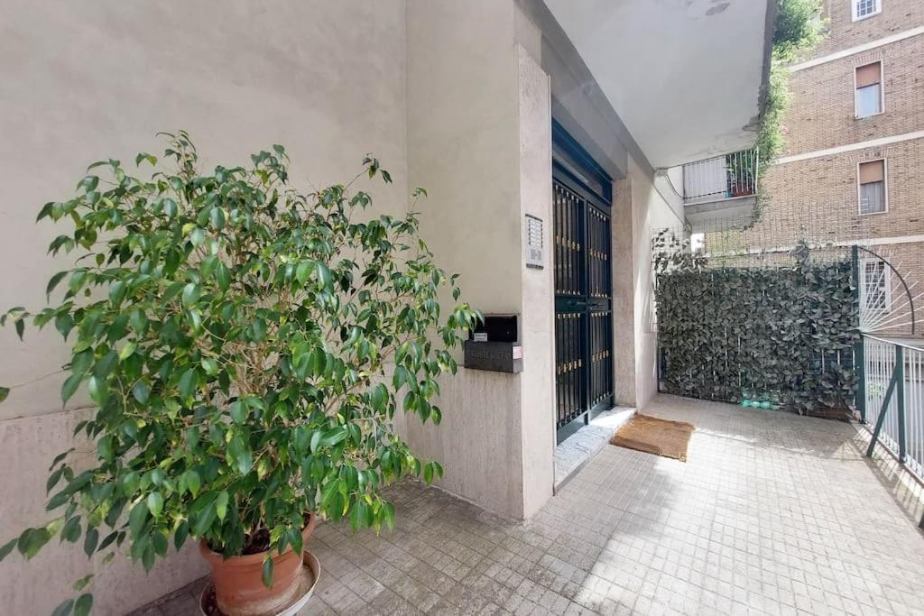 Relax Rome: Balcony Flat Near Gemelli Station Apartamento