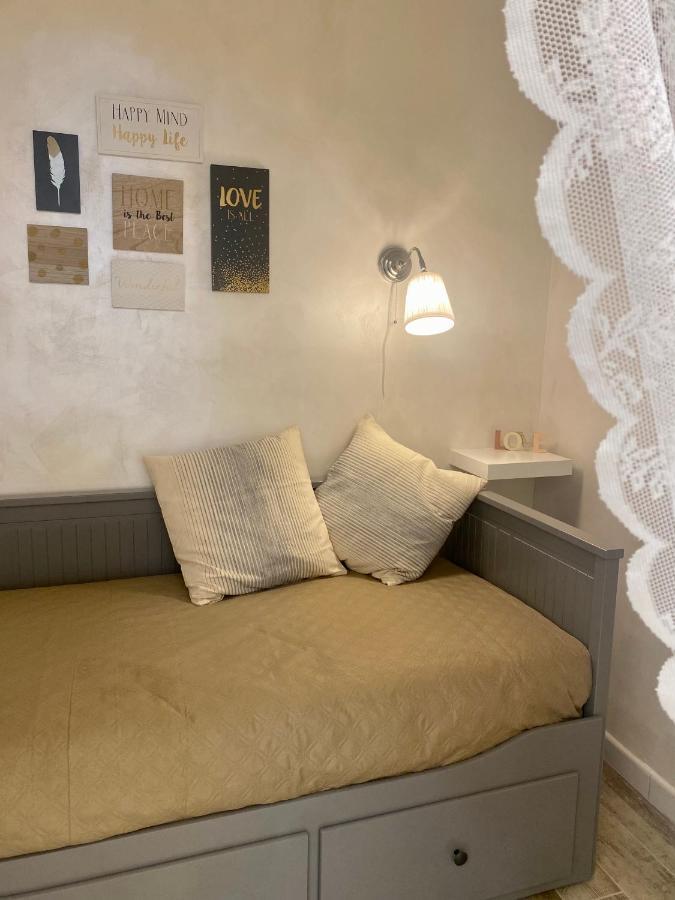 Appartement Close To The Coloseum, 2 Minutes Walk From Metro A *