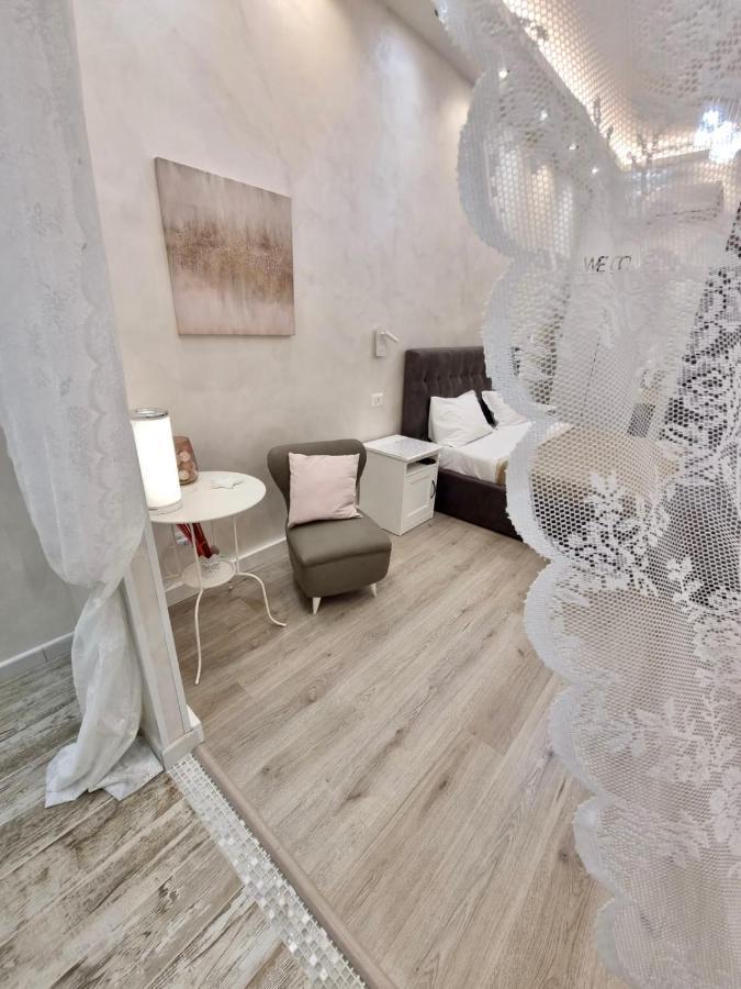 Appartement Close To The Coloseum, 2 Minutes Walk From Metro A