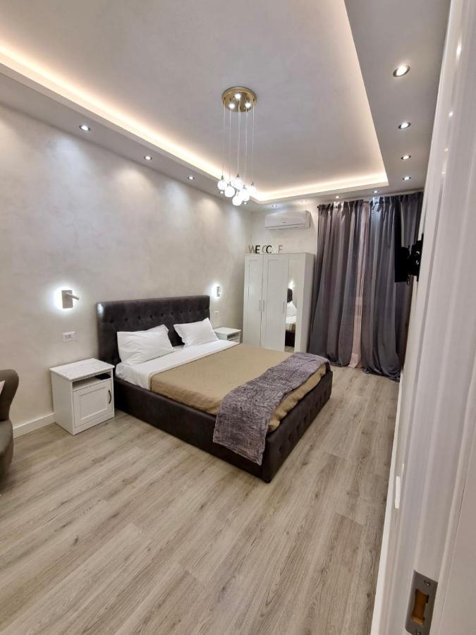 Appartement Close To The Coloseum, 2 Minutes Walk From Metro A *