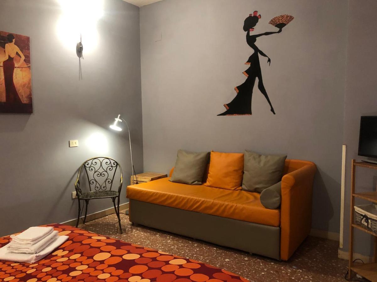 La Donna Garbata Acomodação com café da manhã  *