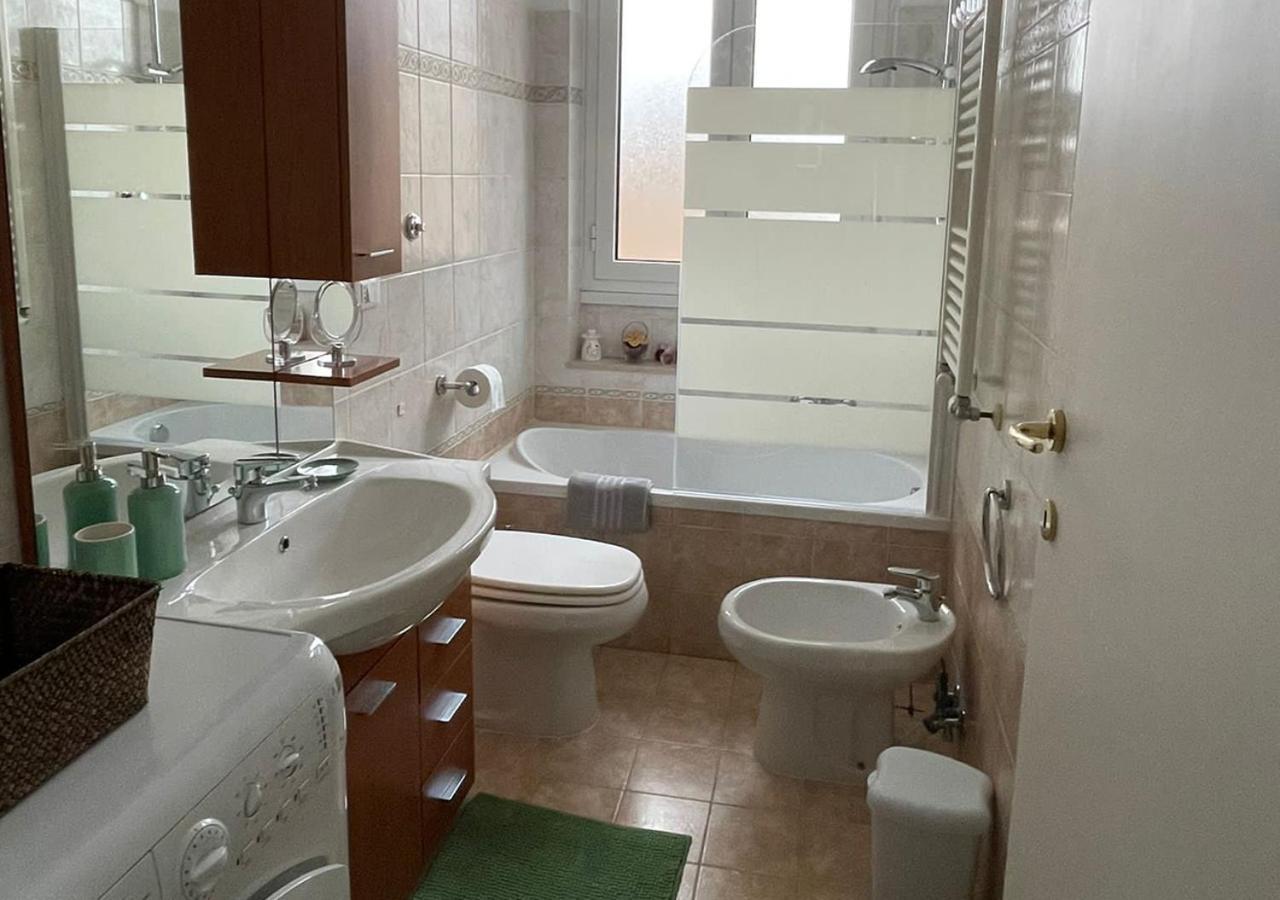 Hospitality And Comfort In Rome: E&e *