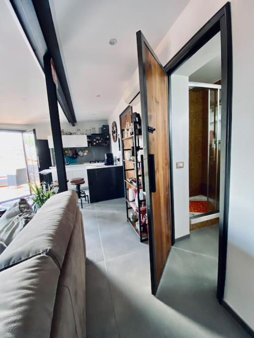 Industrial Loft Nella Periferia Di Appartamento *
