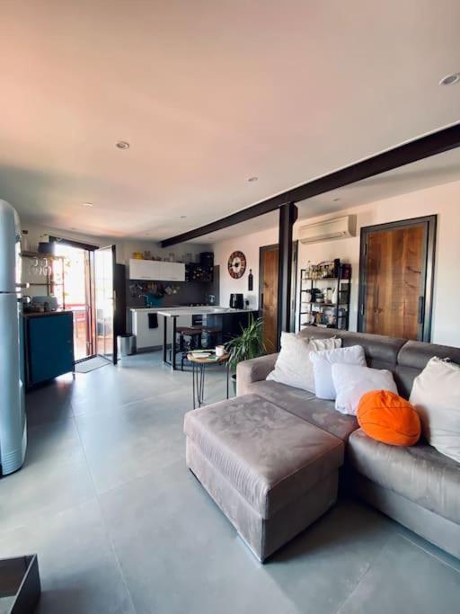 Industrial Loft Nella Periferia Di * Roma