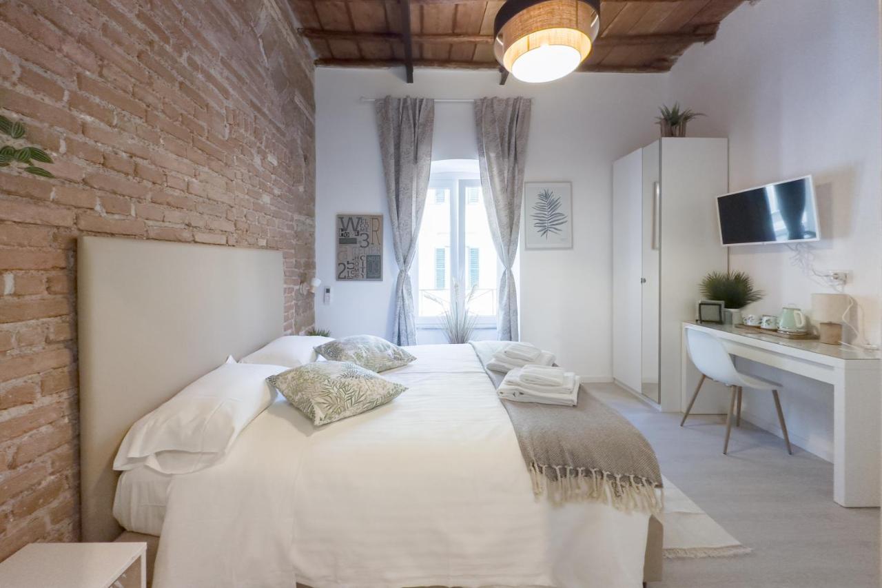 White Ostilia Apartment *